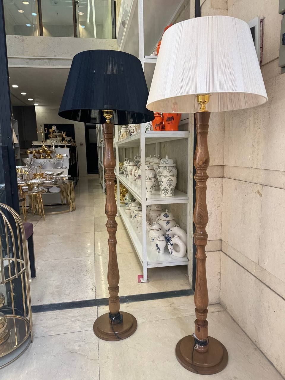 آباژور ایستاده چوبی